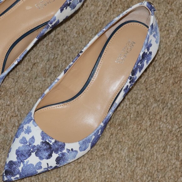 NWOT Blue and white Kitten heel pumps - Picture 3 of 5